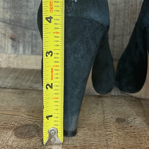 Vince Camuto Amber Black Suede Peep Toe Heeled Ankle Boots Booties Size 6 - Picture 9 of 11